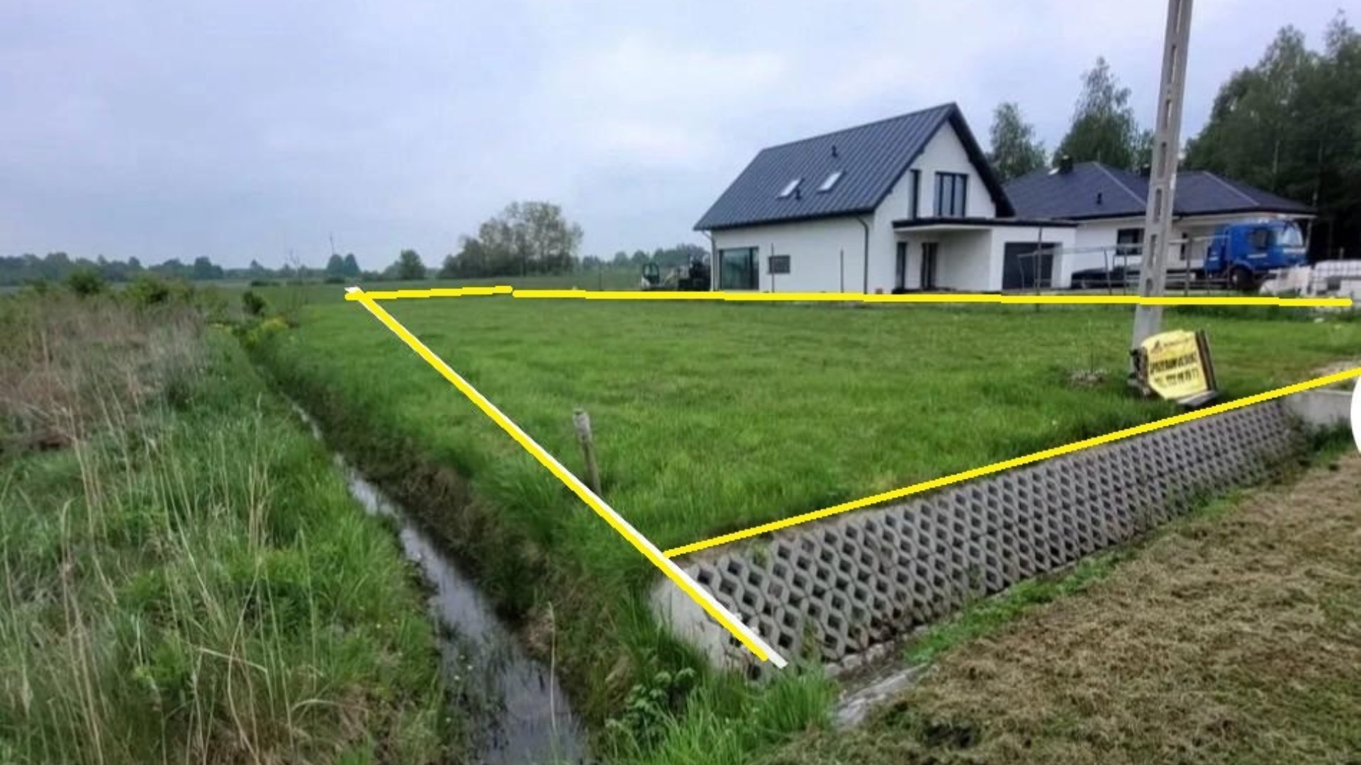 Działka na sprzedaż