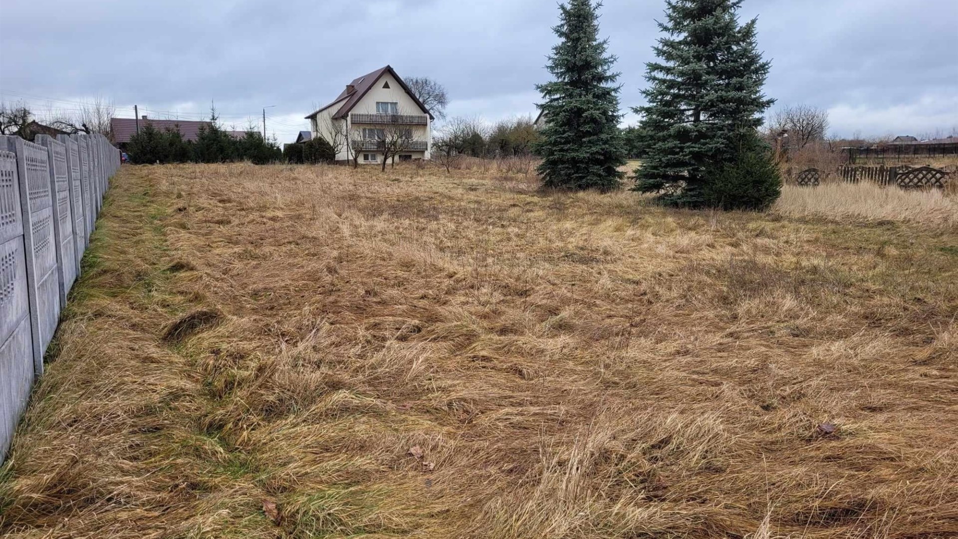 Działka na sprzedaż